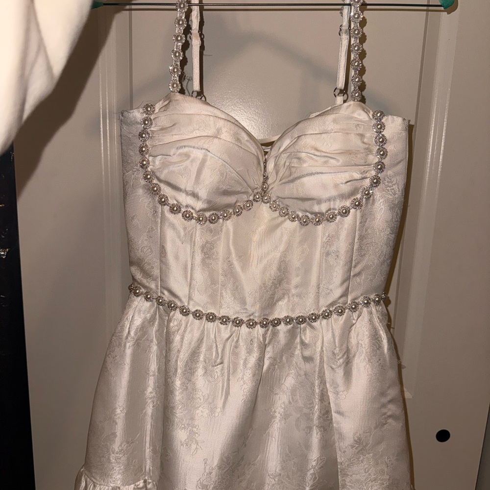 V Chapman Lorenza Dress - Picture 3 of 4